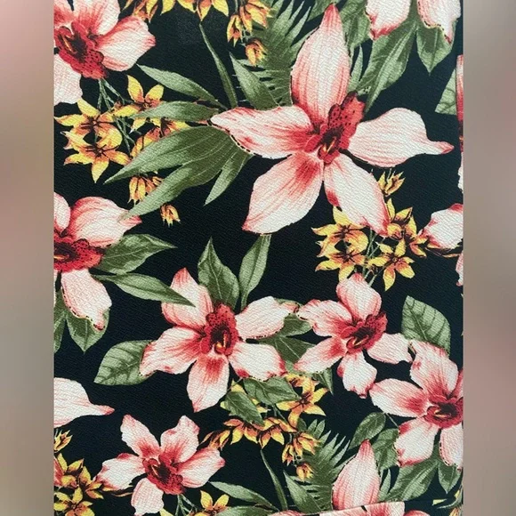 Super cute dress/top - Picture 2 of 6